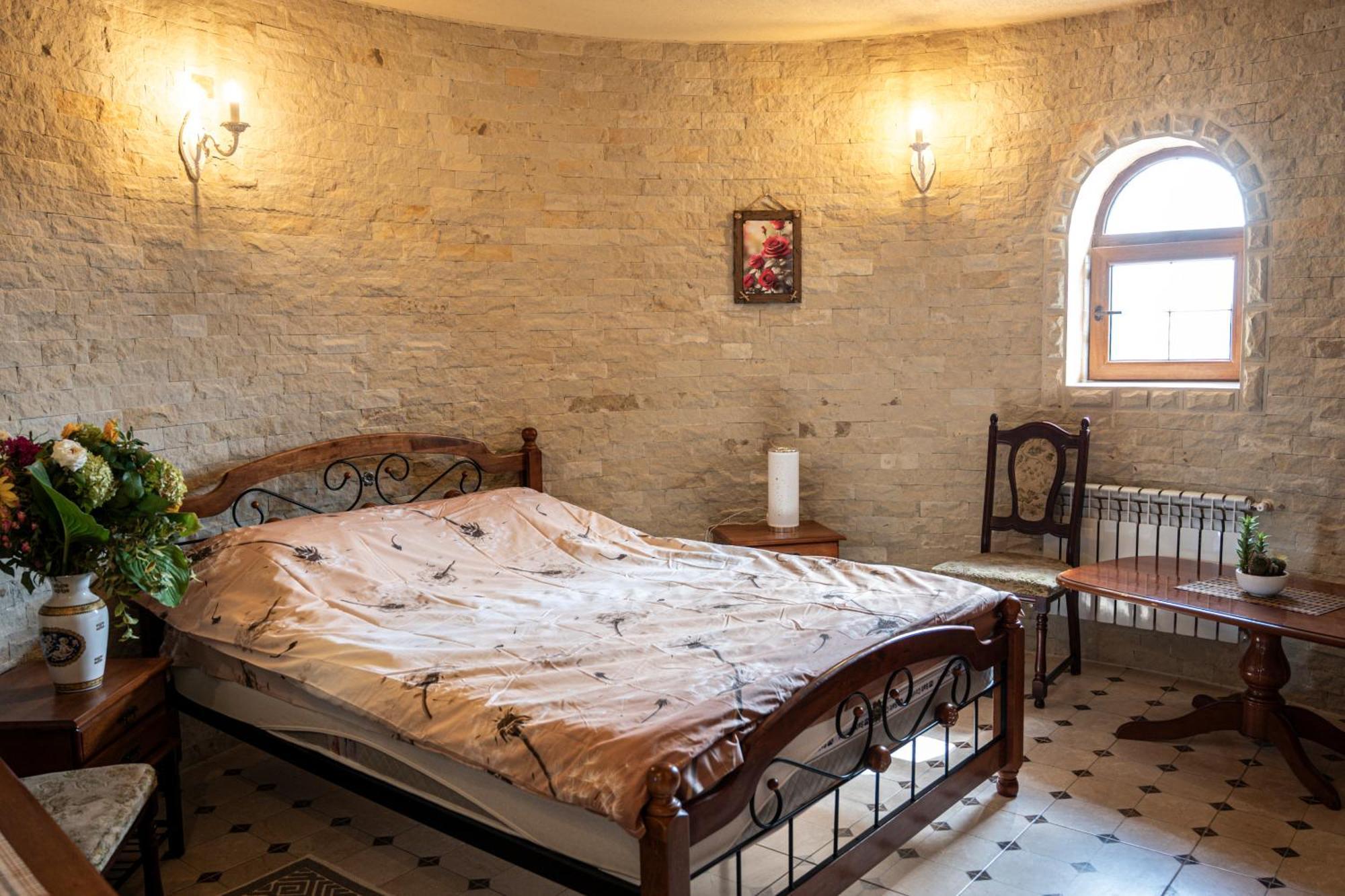 Castel Unghern Ivancea Kültér fotó
