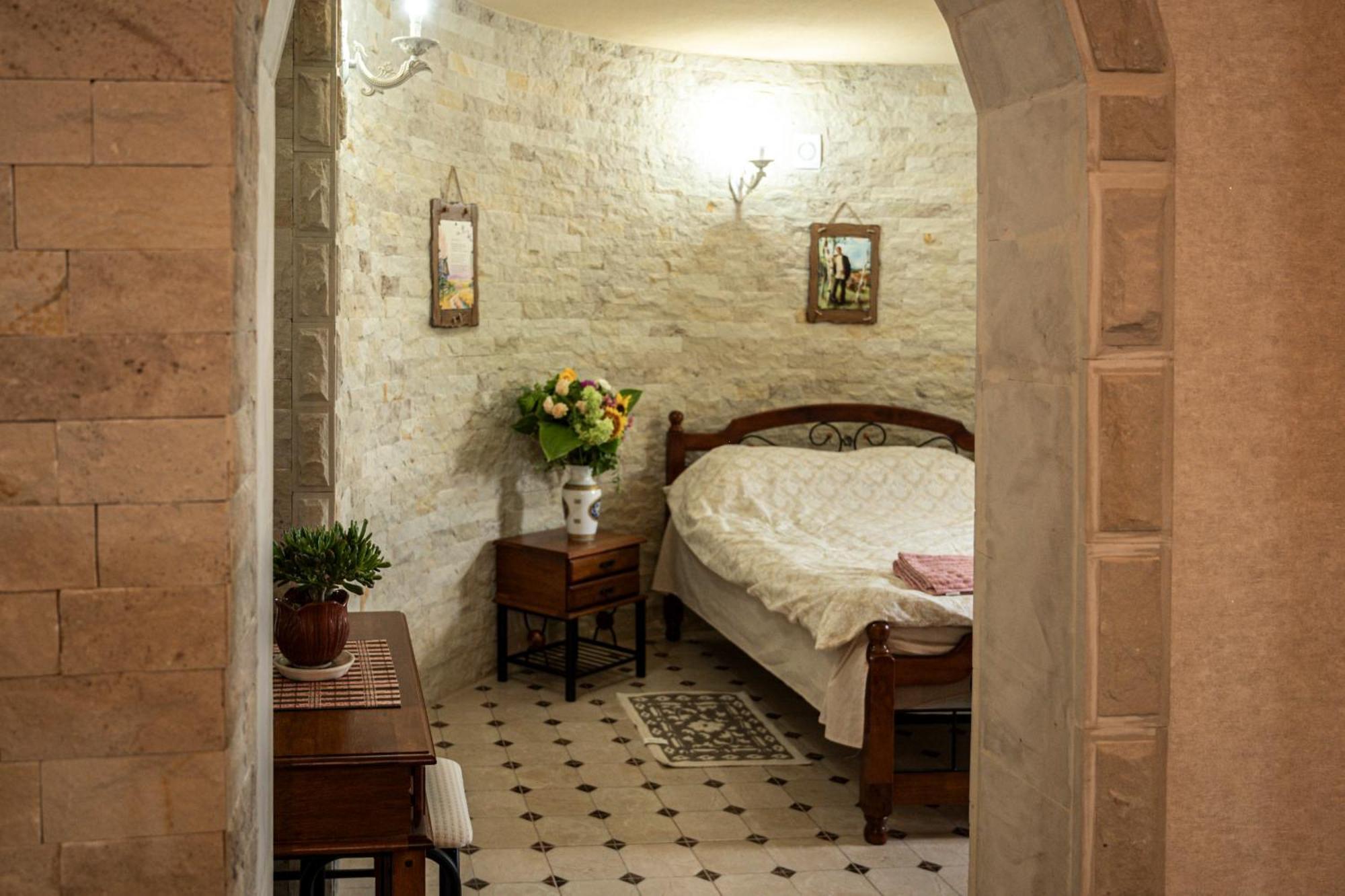 Castel Unghern Ivancea Kültér fotó